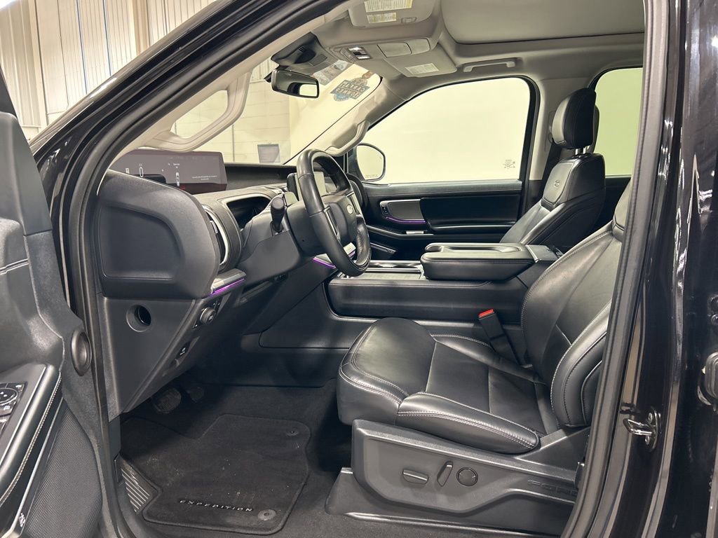 Certified 2025 Ford Expedition Platinum AWD/4WD image 10