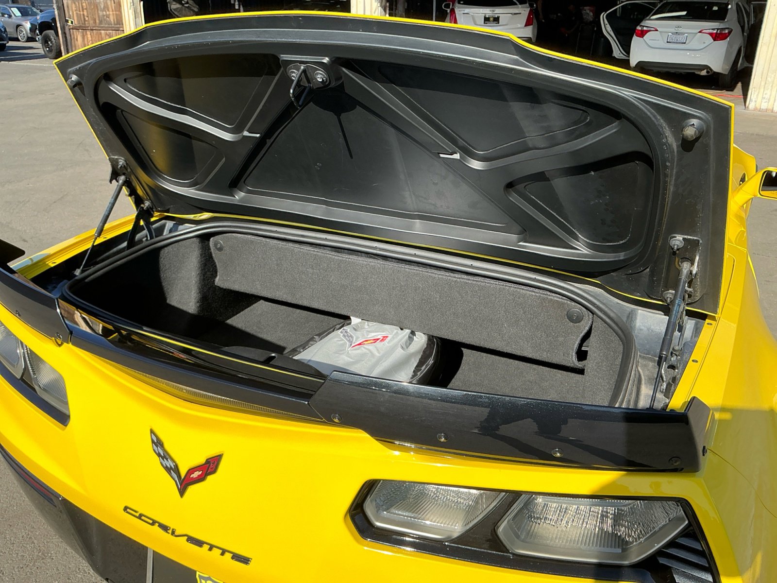 Used 2016 Chevrolet Corvette Z06 w/ 2LZ Preferred Equipment Group image 23
