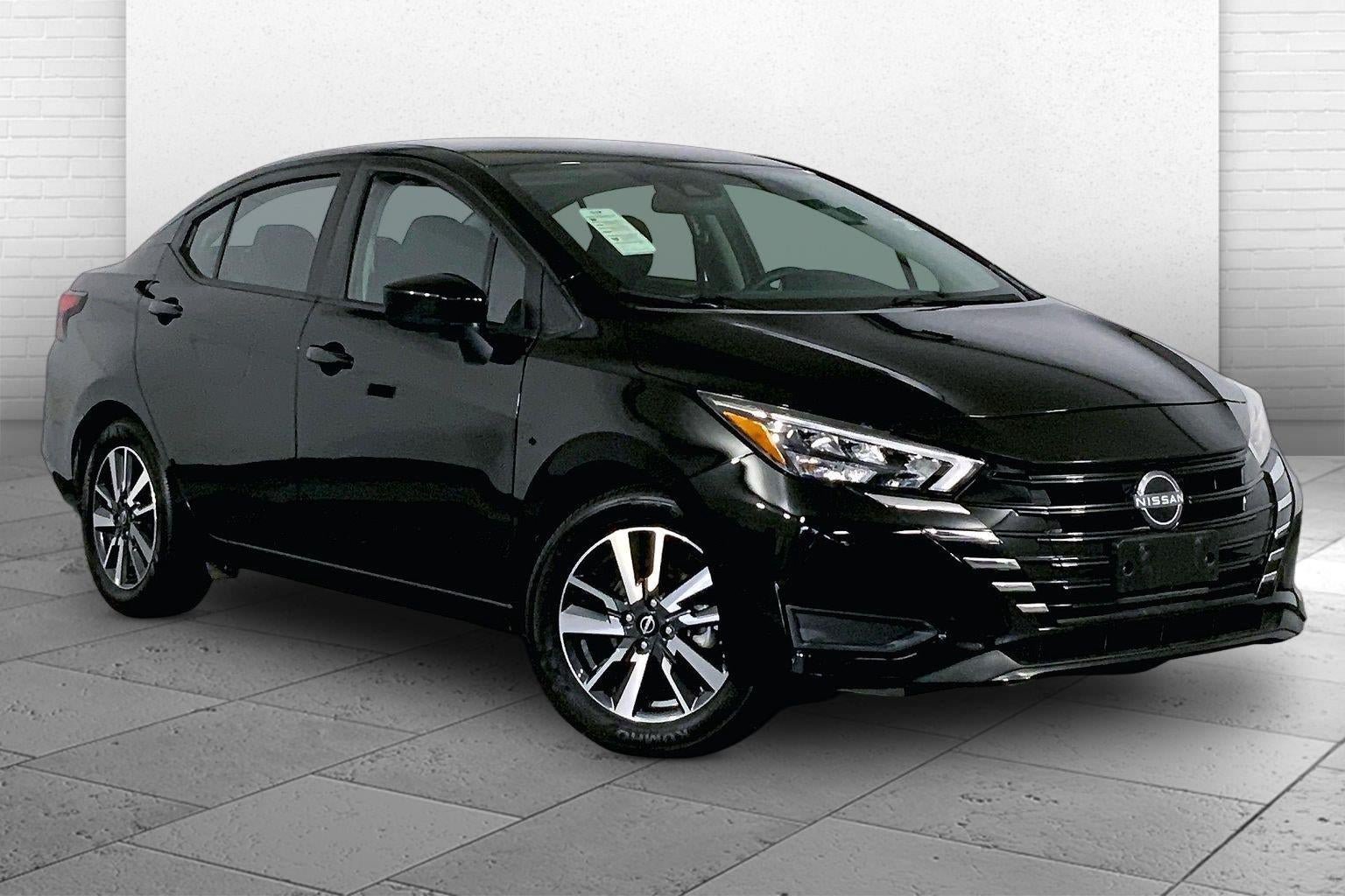 Used 2025 Nissan Versa SV FWD image 1