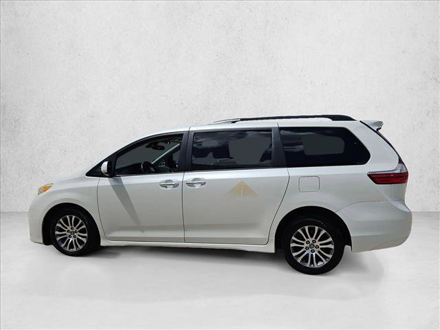 Used 2018 Toyota Sienna XLE FWD image 7