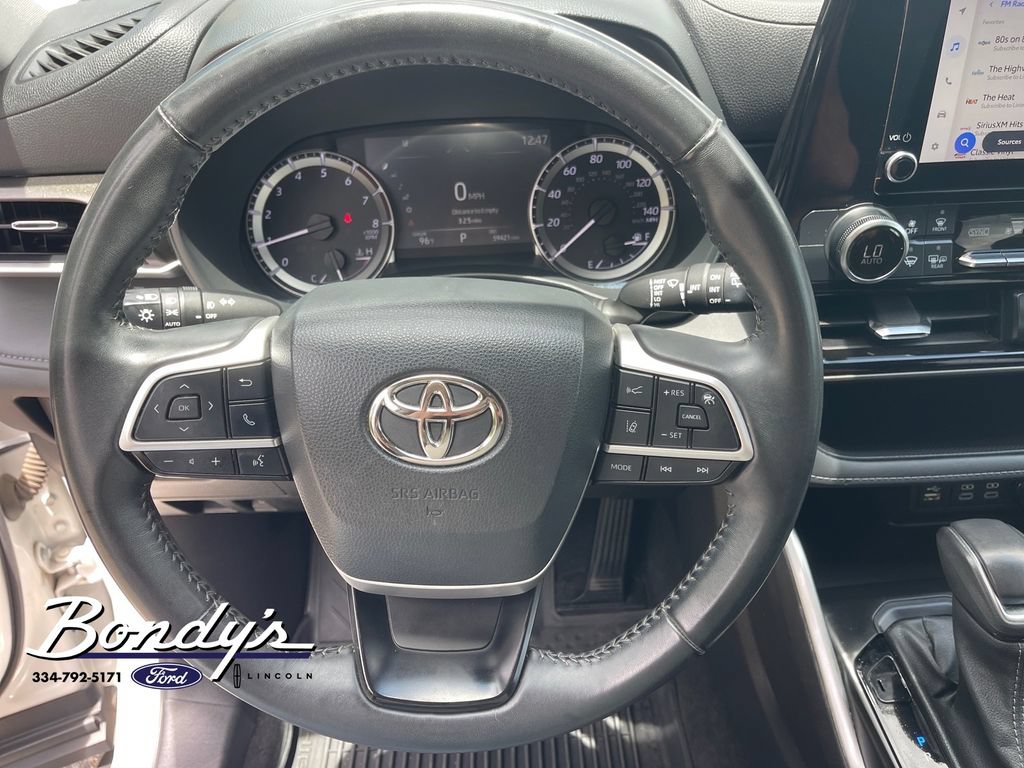 Used 2023 Toyota Highlander LE FWD image 7