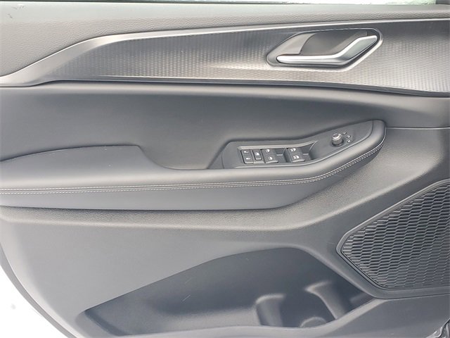 New 2025 Jeep Grand Cherokee L Altitude image 17