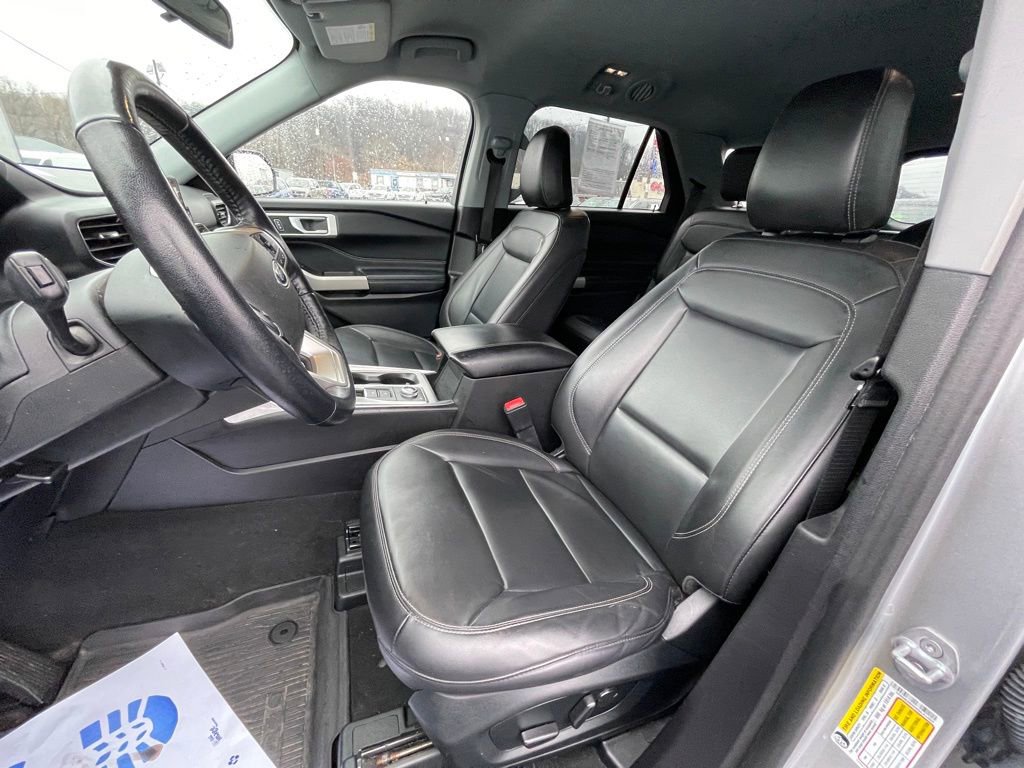 Used 2022 Ford Explorer XLT w/ Equipment Group 202A image 11