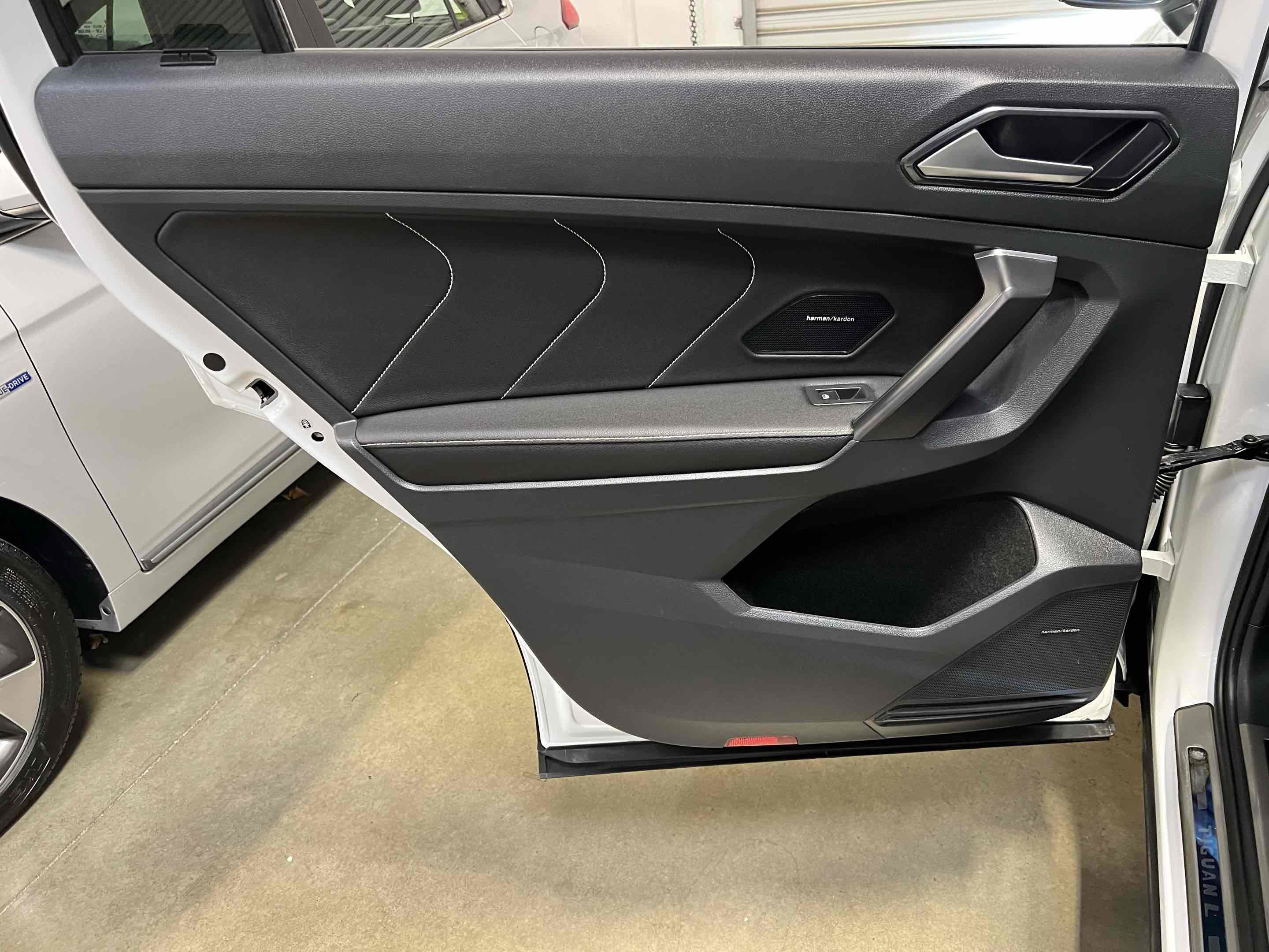 Used 2023 Volkswagen Tiguan SE w/ Panoramic Sunroof Package image 74