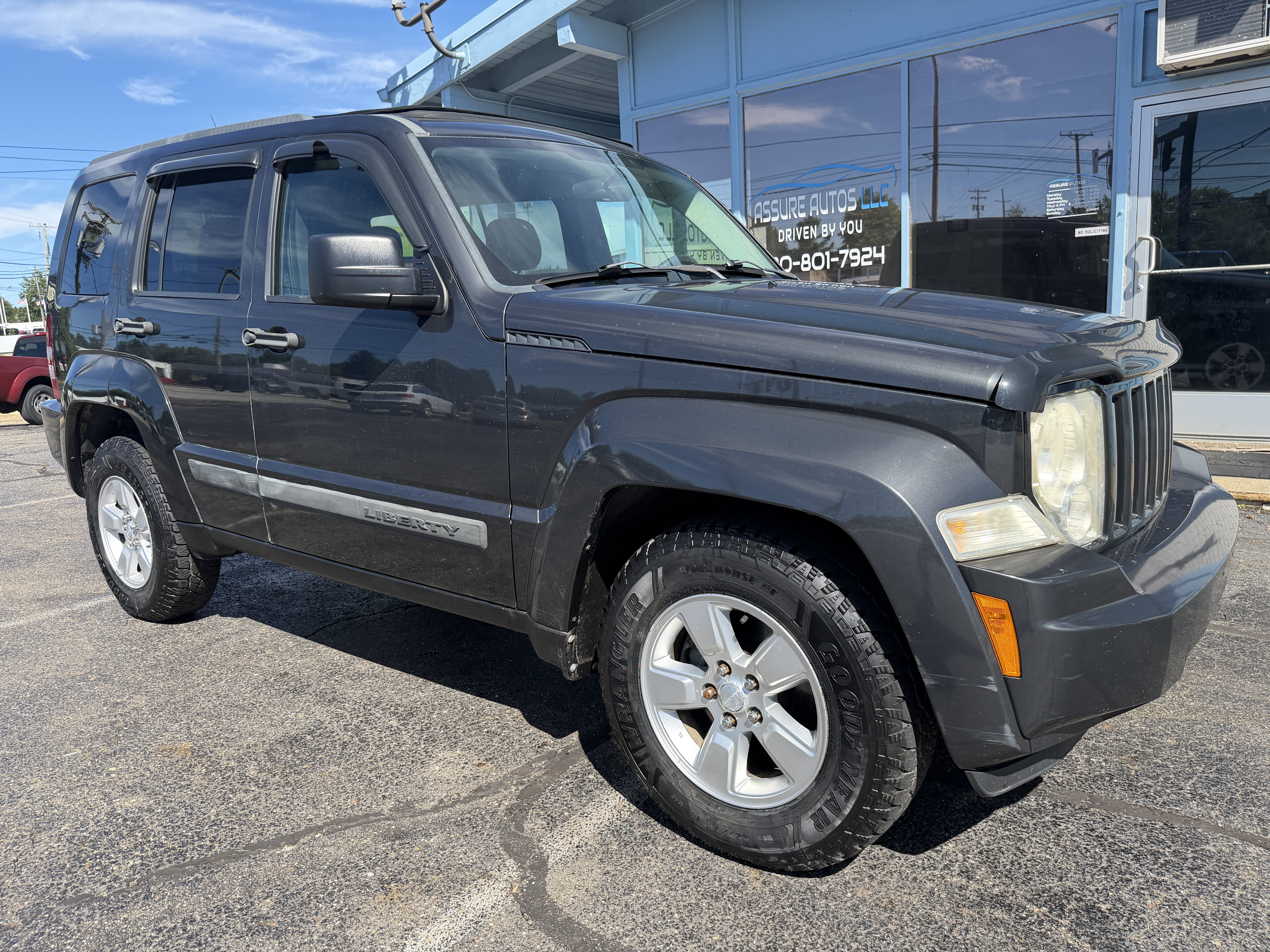 Used 2011 Jeep Liberty Sport AWD/4WD image 7