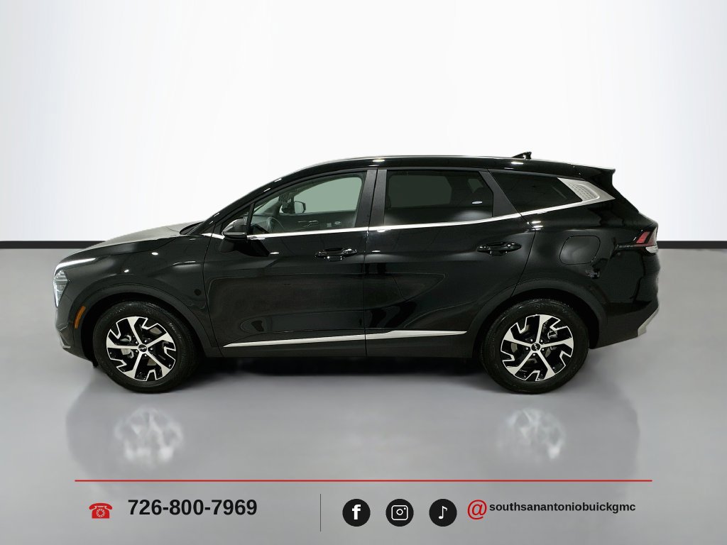 Used 2025 Kia Sportage EX FWD image 4