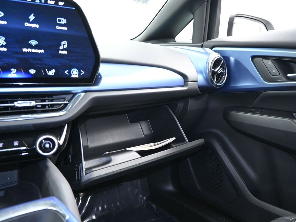 Used 2025 Chevrolet Equinox EV LT w/ Convenience Package image 23