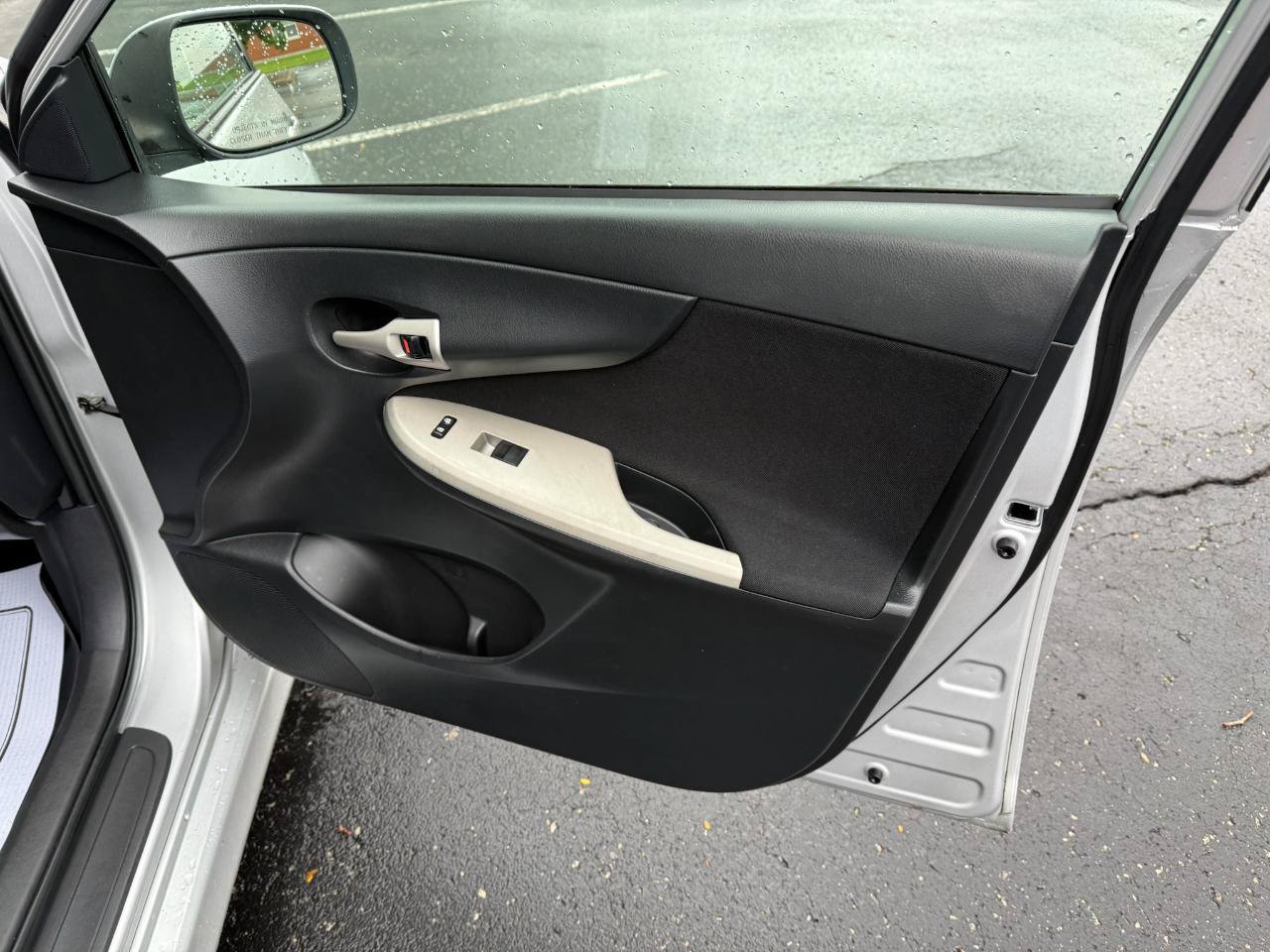 Used 2010 Toyota Corolla S FWD image 23
