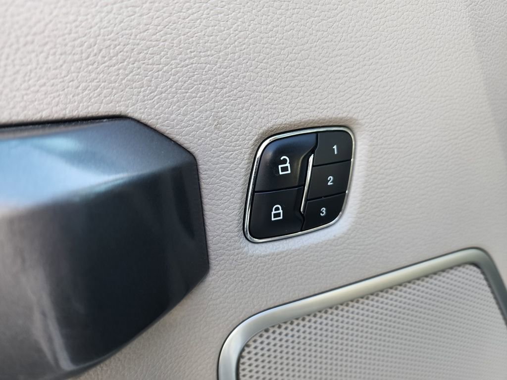 Used 2019 Ford F150 Limited image 13