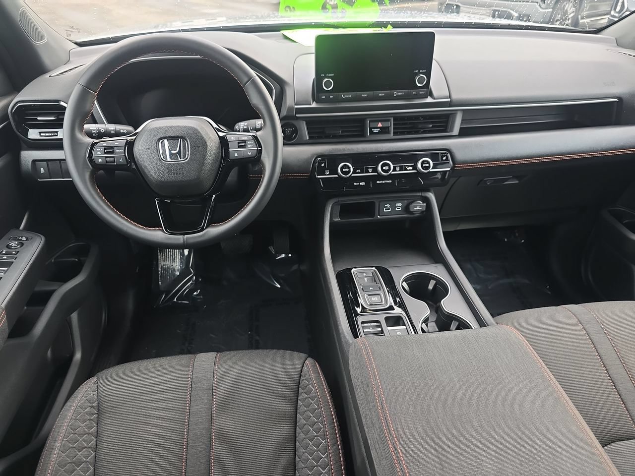 Used 2025 Honda Pilot Sport image 12