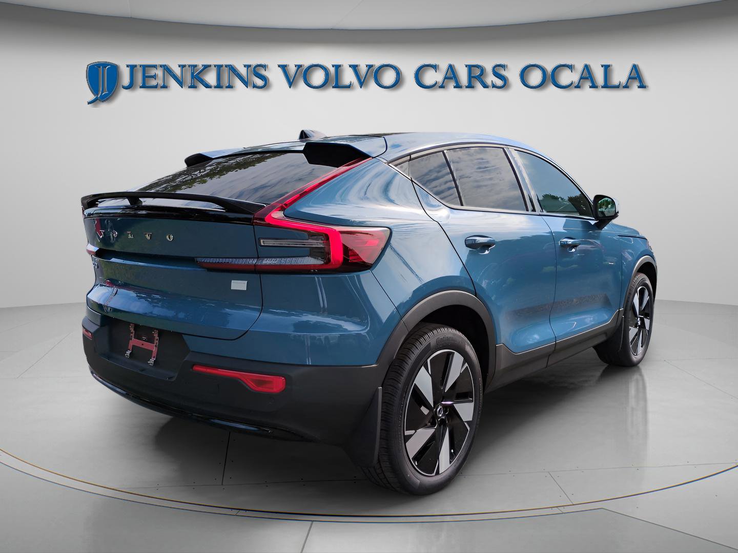 Used 2024 Volvo C40 Recharge Core w/ Climate Package image 8