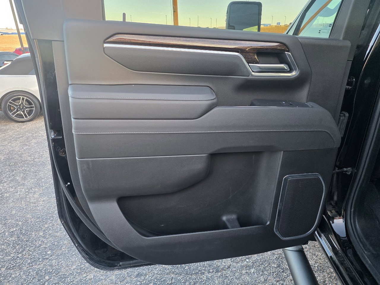 Used 2025 GMC Sierra 2500 SLE w/ SLE Value Package; image 12