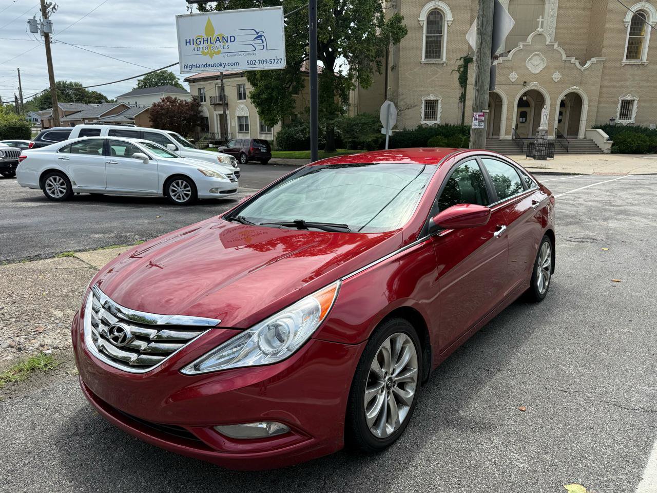 Used 2011 Hyundai Sonata SE FWD image 1
