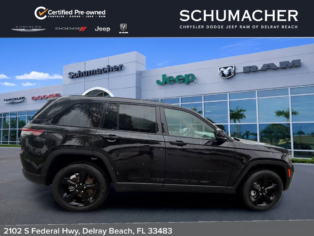 Used 2025 Jeep Grand Cherokee Limited w/ Black Appearance Package AWD/4WD image 8