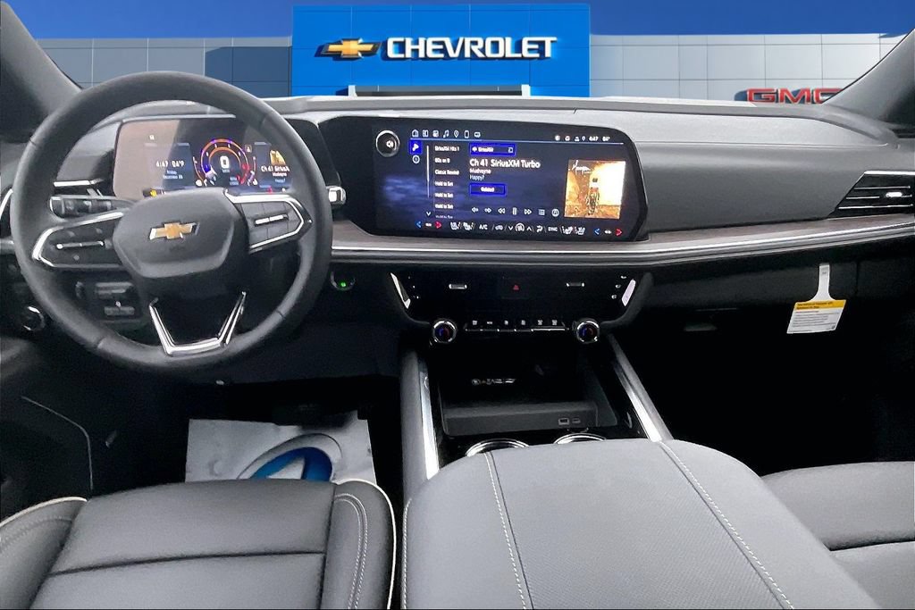 New 2025 Chevrolet Suburban Premier w/ Sun And Tow Package AWD/4WD image 5