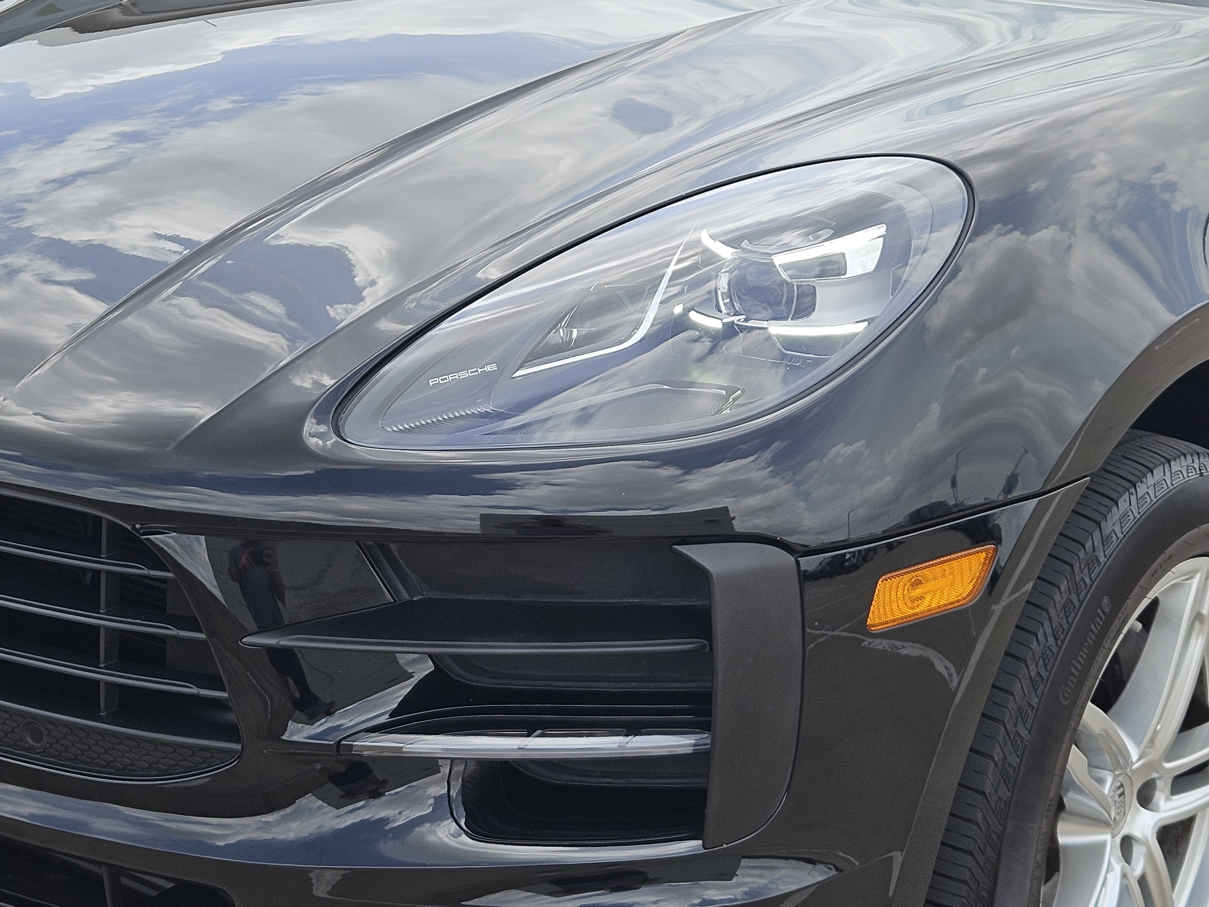 Certified 2021 Porsche Macan AWD/4WD image 12