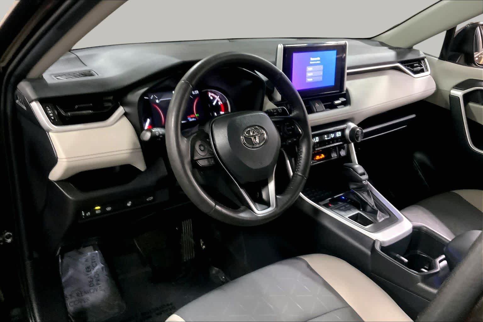 Certified 2024 Toyota RAV4 XLE w/ Convenience Package AWD/4WD image 18