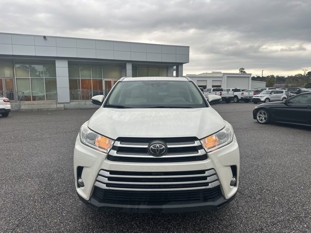 Used 2018 Toyota Highlander XLE image 2