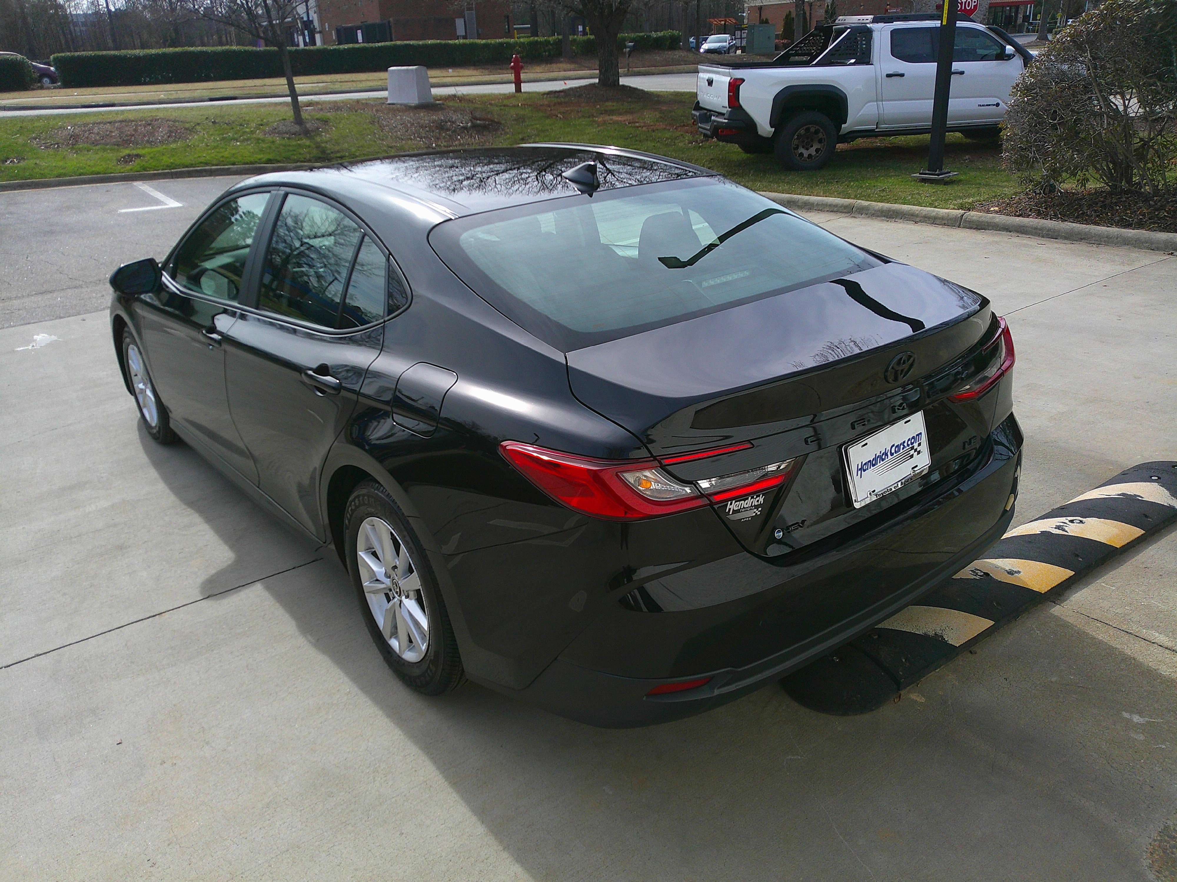 Used 2025 Toyota Camry LE image 9