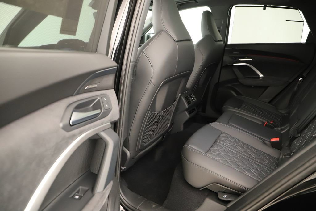 New 2026 Audi SQ5 Premium Plus image 32