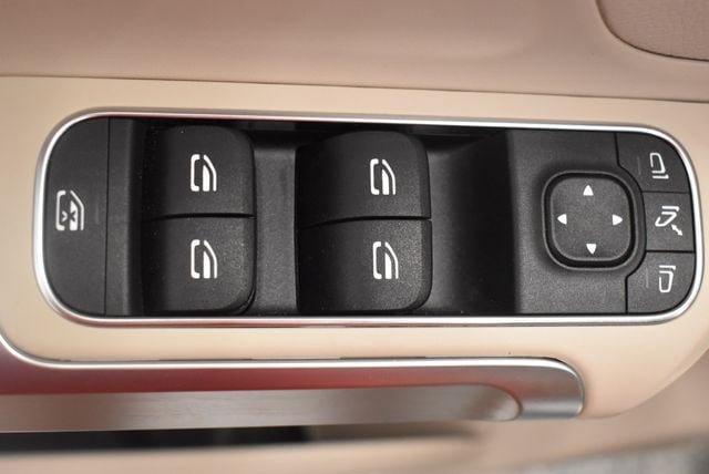 New 2026 Mercedes-Benz GLB 250 4MATIC image 21