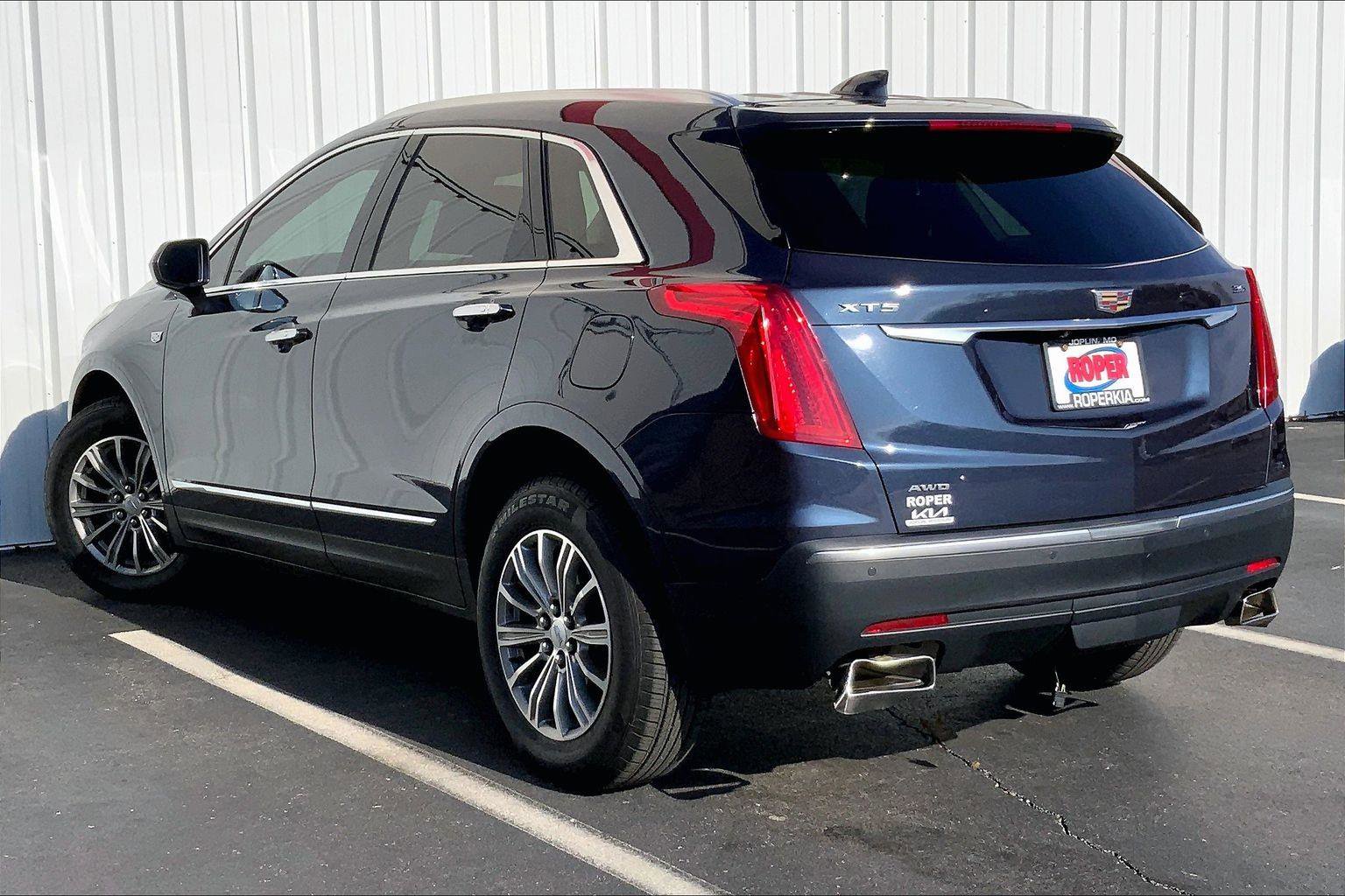 Used 2018 Cadillac XT5 Luxury w/ Driver Awareness Package image 9
