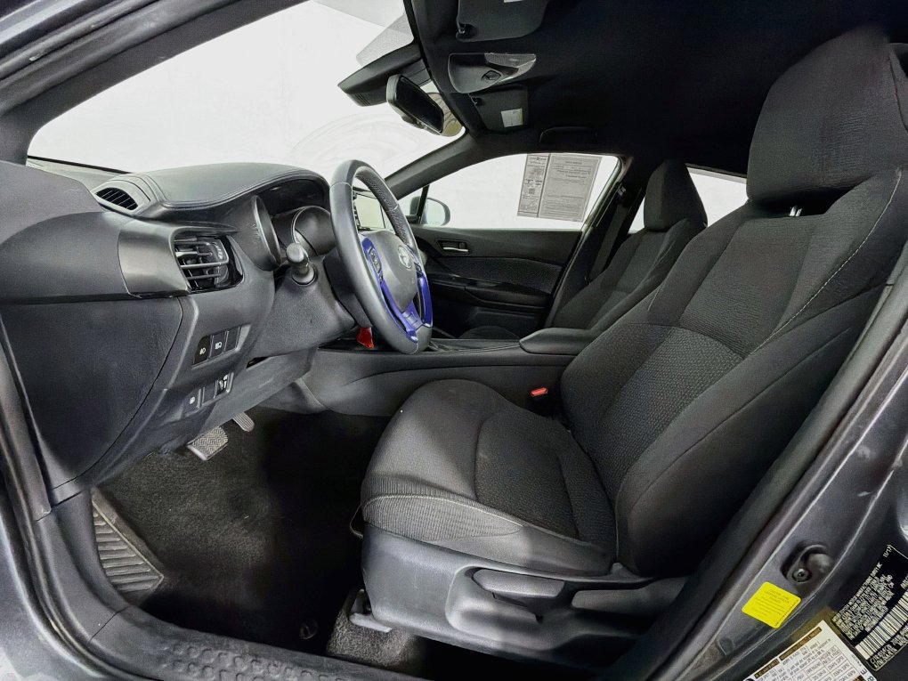 Used 2018 Toyota C-HR XLE FWD image 12