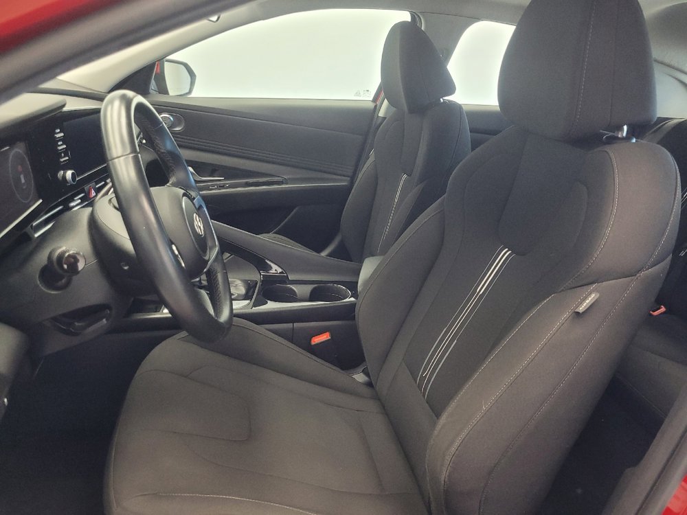 Used 2022 Hyundai Elantra SEL w/ Convenience + Premium Package image 17