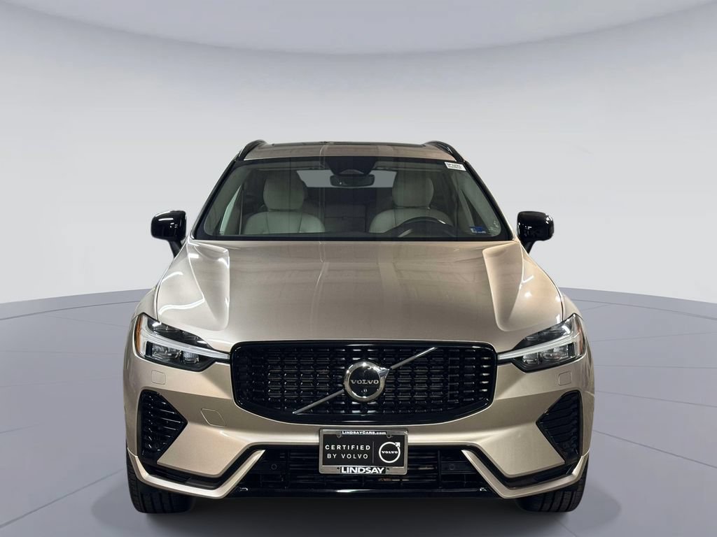 Used 2023 Volvo XC60 T8 Plus w/ Climate Package AWD/4WD image 5