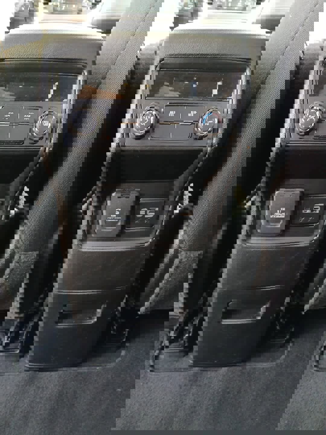 Used 2023 GMC Acadia SLE w/ Driver Convenience Package image 23