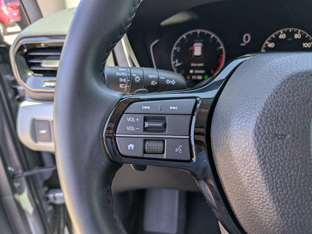 Used 2025 Honda Pilot EX-L image 31