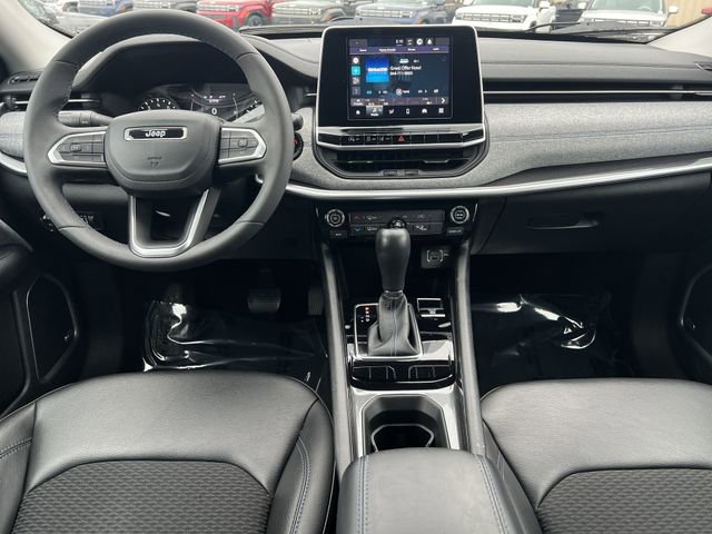 Used 2022 Jeep Compass Latitude w/ Sun and Sound Group image 2