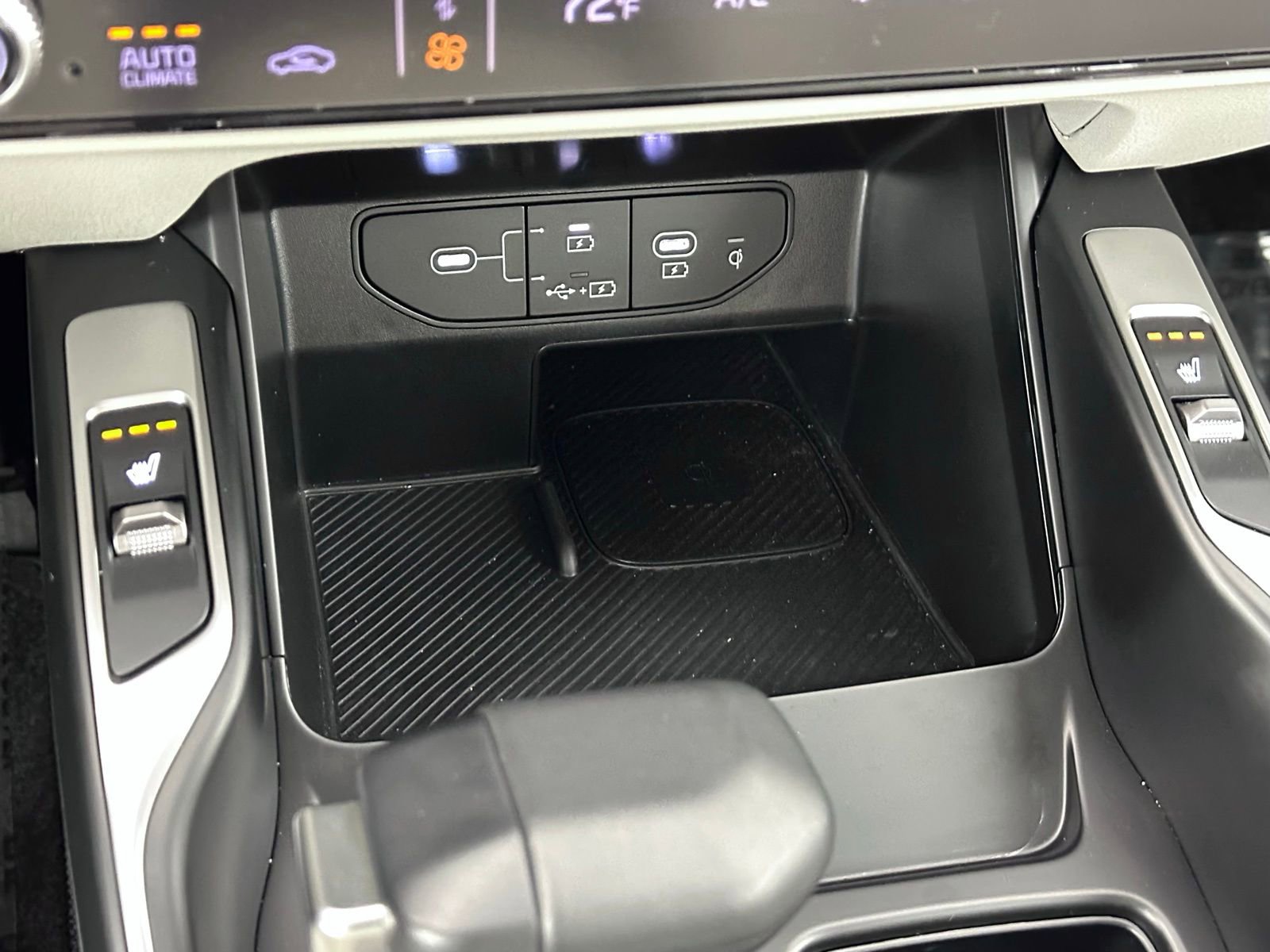 Used 2025 Kia Sorento EX w/ Panoramic Sunroof Package image 18