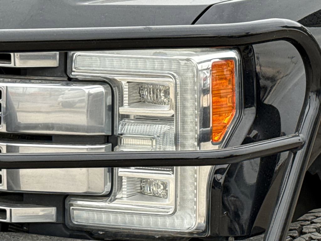 Used 2017 Ford F350 Platinum w/ FX4 Off-Road Package image 4