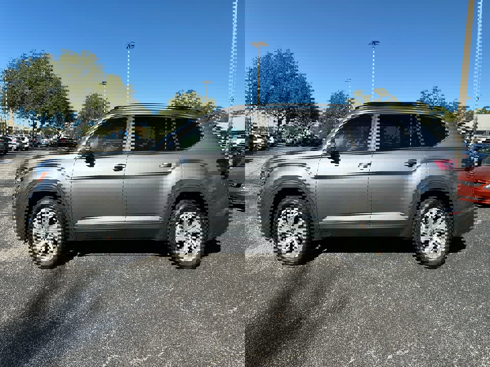 Used 2022 Volkswagen Atlas SE image 6