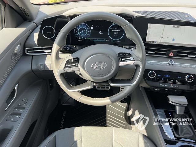 Certified 2025 Hyundai Elantra SEL FWD image 20