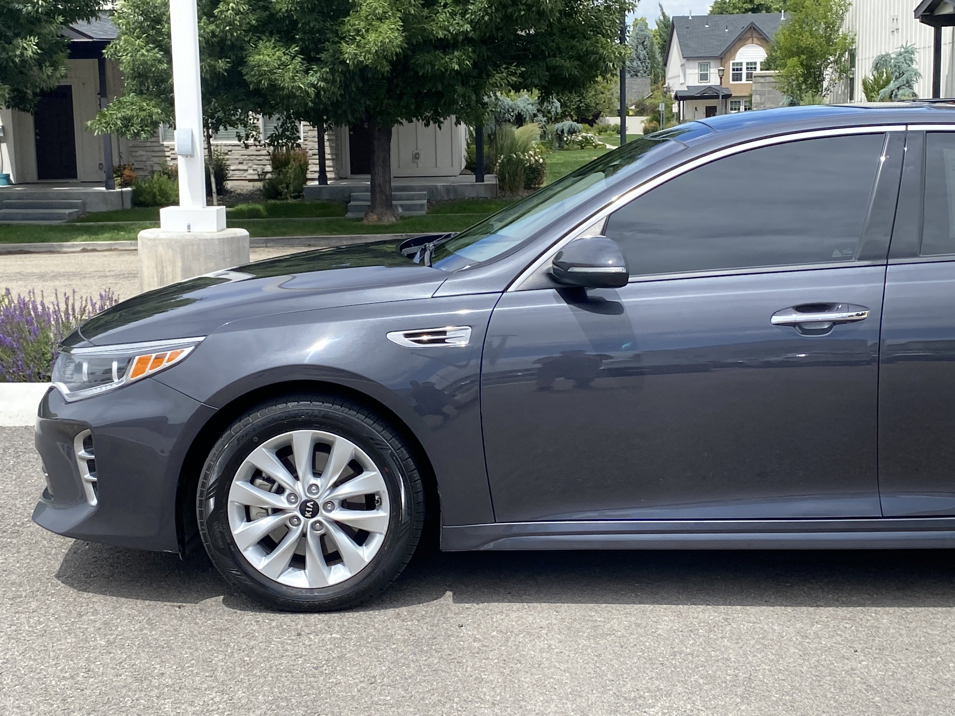 Used 2017 Kia Optima EX w/ Premium Package FWD image 2
