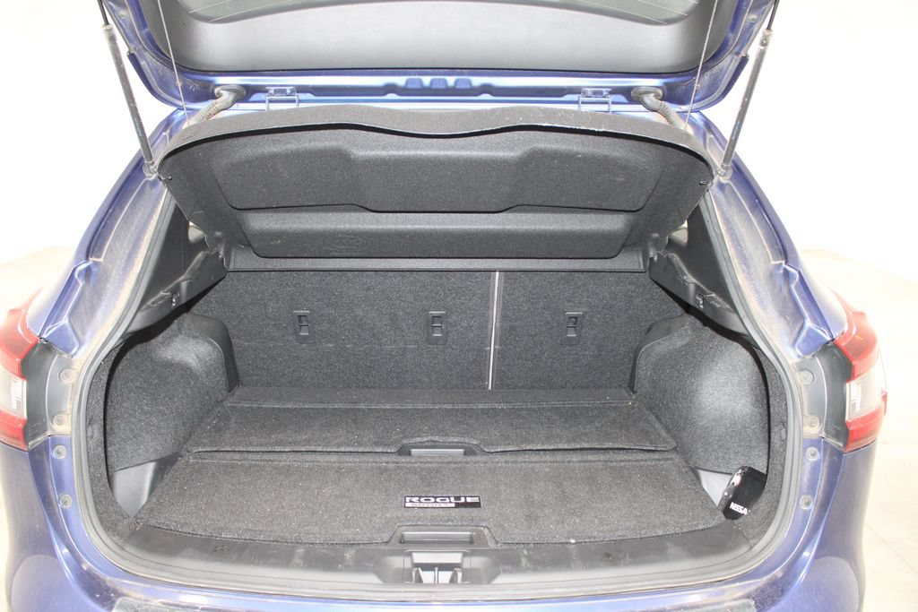 Used 2020 Nissan Rogue Sport SV FWD image 13