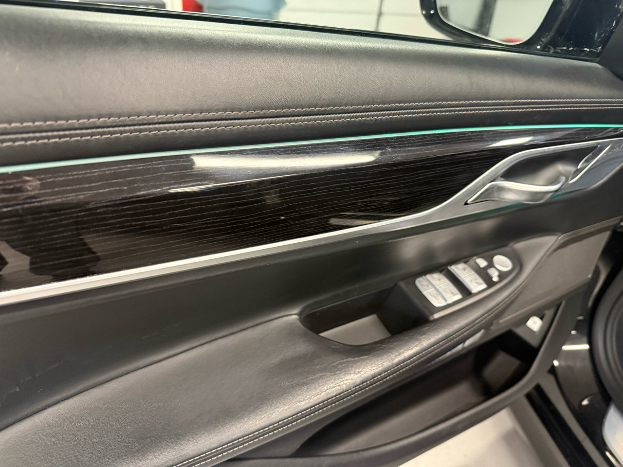 Used 2017 BMW 750i xDrive image 29