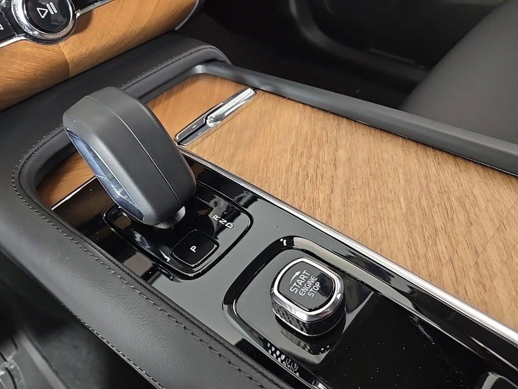 Certified 2024 Volvo XC90 B6 Plus w/ Protection Package image 23