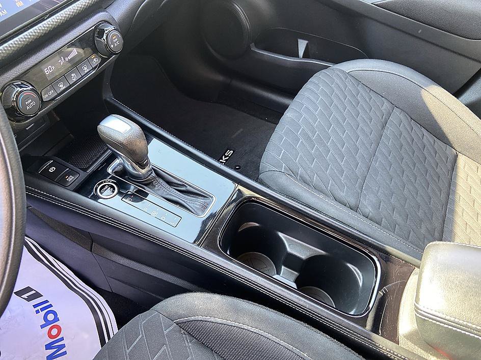 Certified 2022 Nissan Kicks SV FWD image 15