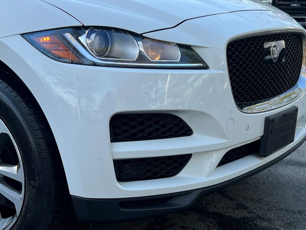 Used 2019 Jaguar F-PACE Premium image 9