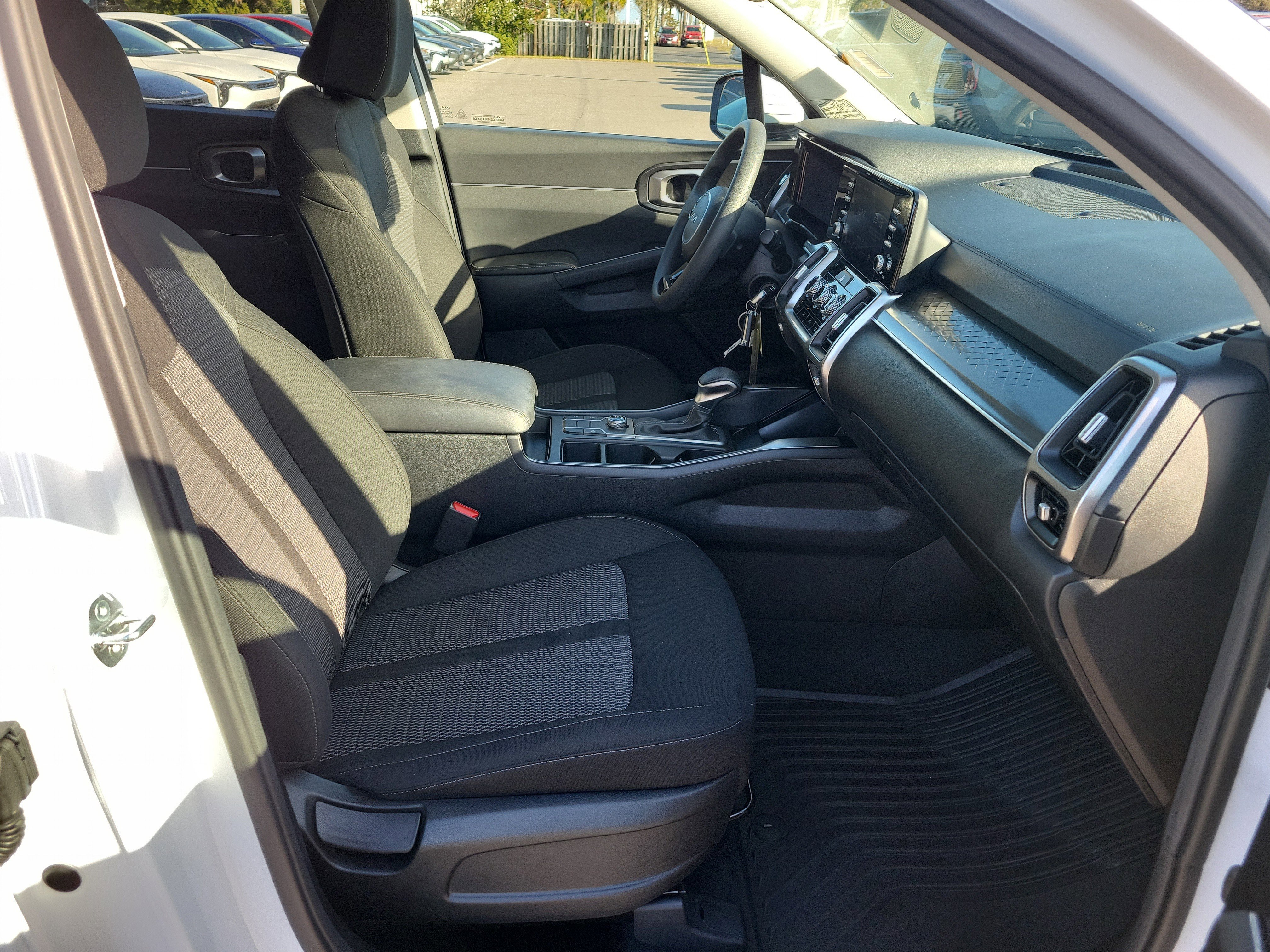 Certified 2023 Kia Sorento LX image 7