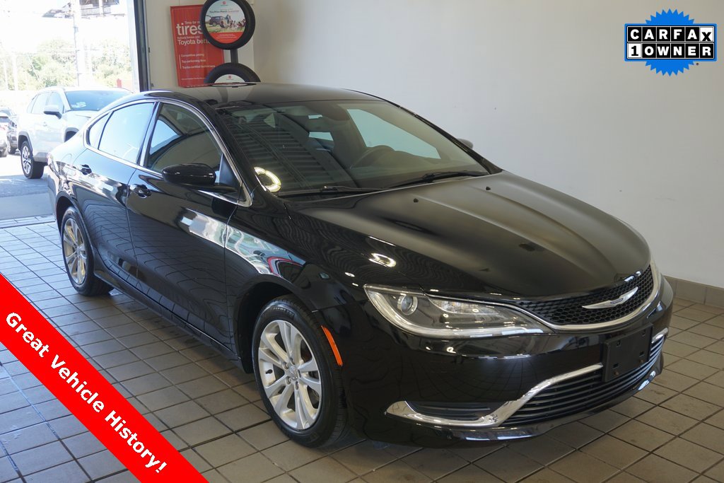 Used 2015 Chrysler 200 Limited w/ Convenience Group
