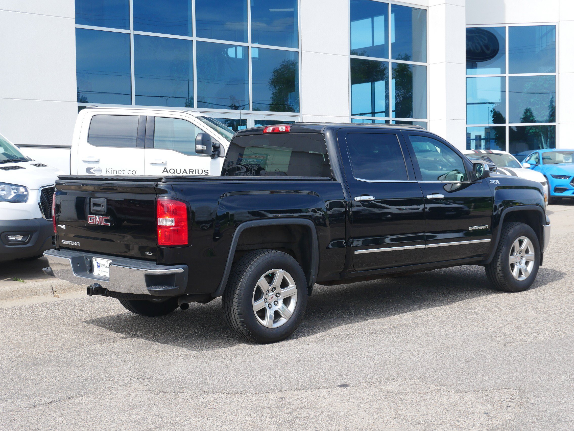 Used 2014 GMC Sierra 1500 SLT w/ Suspension Package, Off-Road AWD/4WD image 3