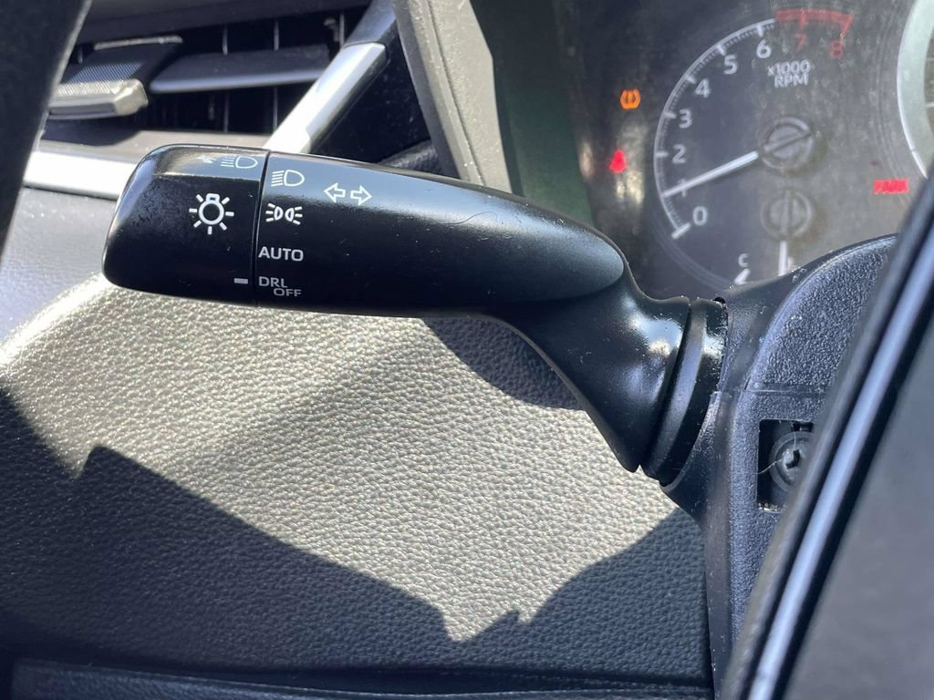 Used 2022 Toyota Corolla LE FWD image 27