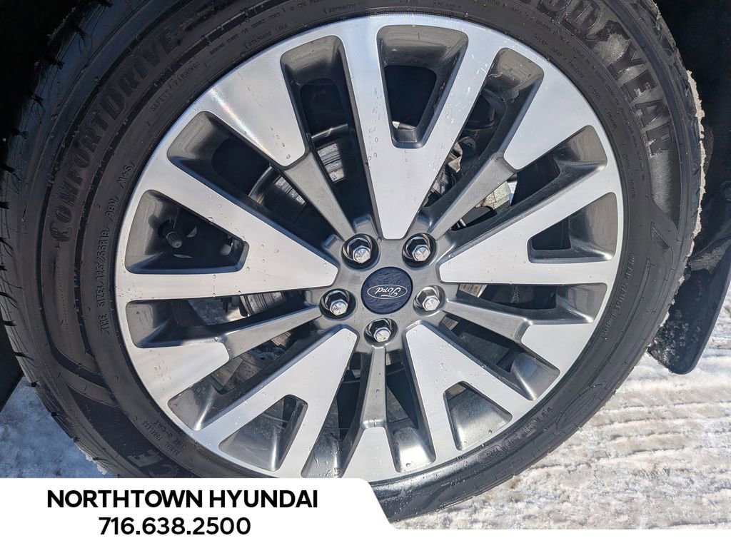 Used 2020 Ford Escape Titanium image 44