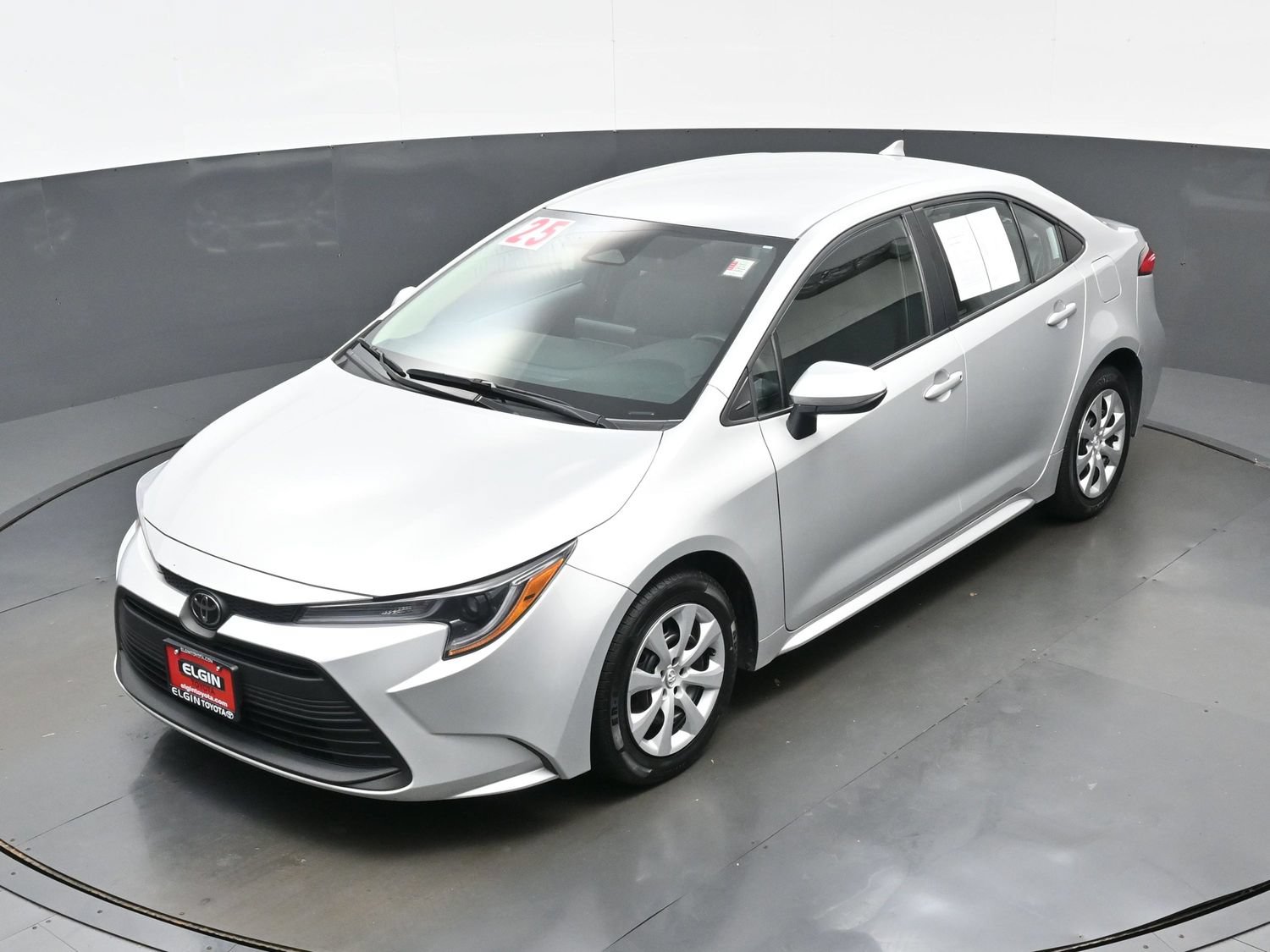 Used 2025 Toyota Corolla LE FWD image 34