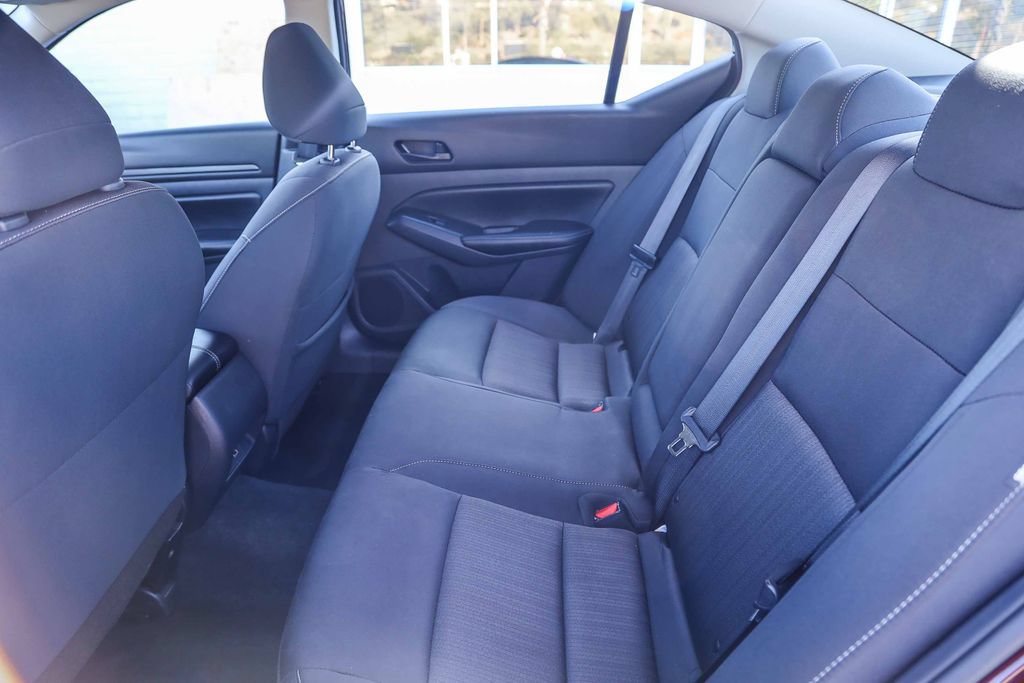 Used 2025 Nissan Altima 2.5 SV FWD image 16