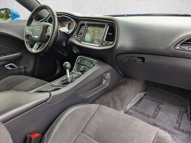 Used 2016 Dodge Challenger R/T Scat Pack w/ Leather Interior Group RWD image 19